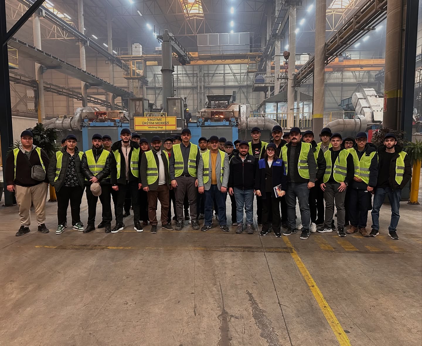KOS Teknik Bilimler MYO dan AYD Otomotiv Endüstri San.ve Tic.AŞ firmasına teknik gezi düzenlendi.
