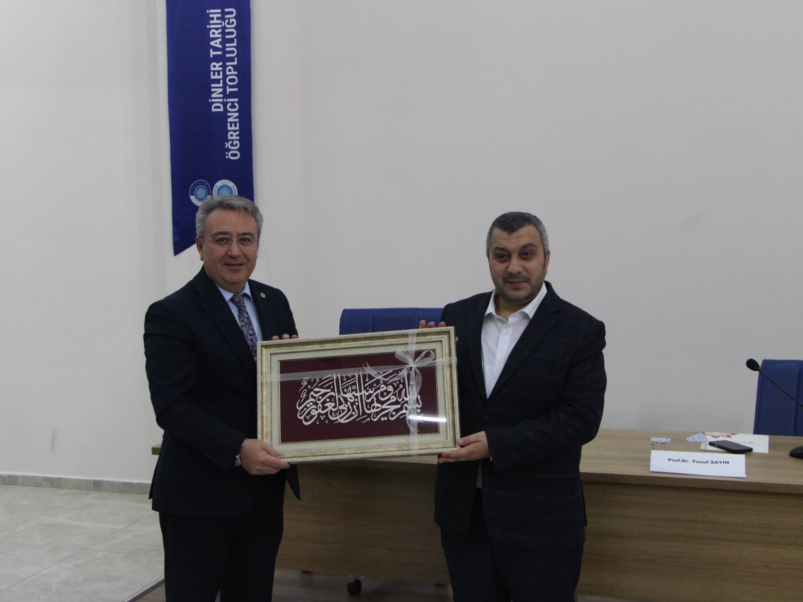 Dinler Tarihi Öğrenci Topluluğundan Önemli Etkinlik: "İran'ın Filistin ve Kudüs Politikası" Söyleşisi Düzenlendi.