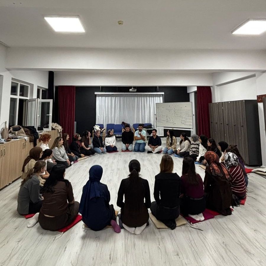 Genç Bakış Topluluğundan "Drama Atölyesi" ile Tanışma Etkinliği