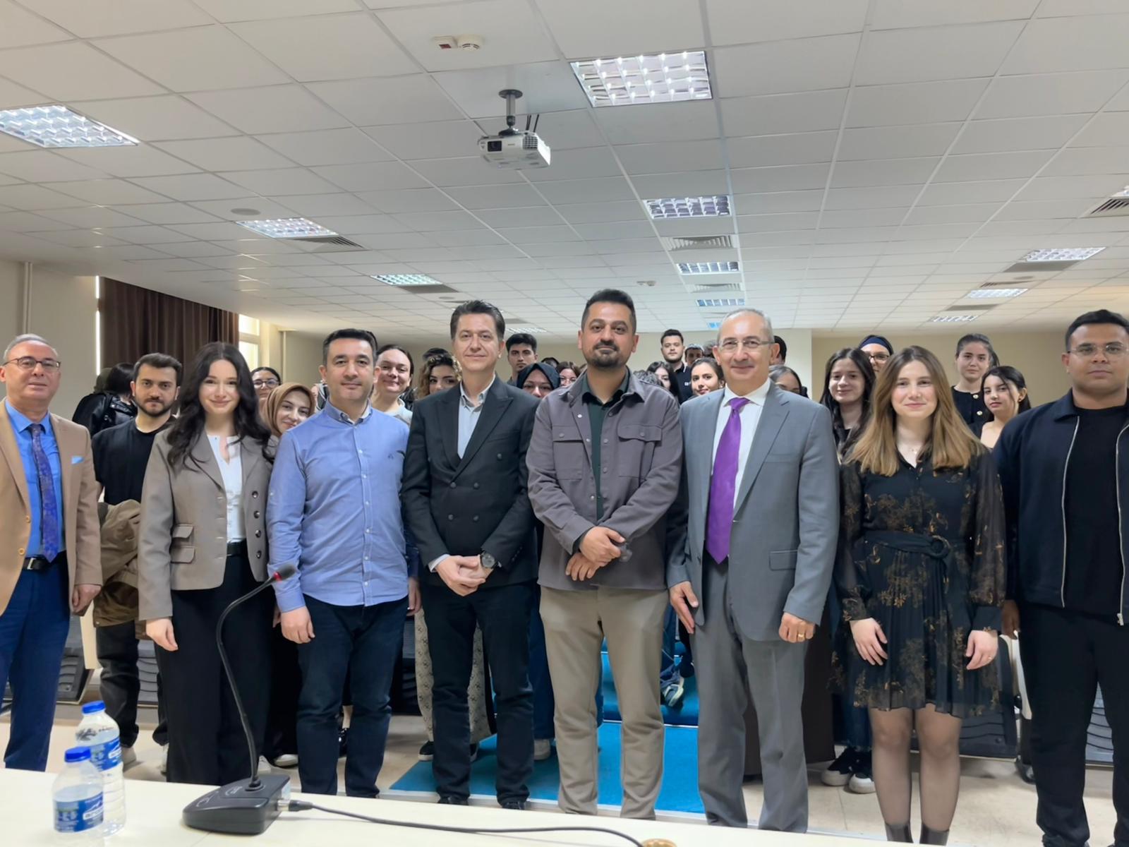 Genç Bankacılar ve Finansçılar Topluluğu’ndan Çifte Etkinlik: Söyleşi ve Sosyal Sorumluluk Bir Arada