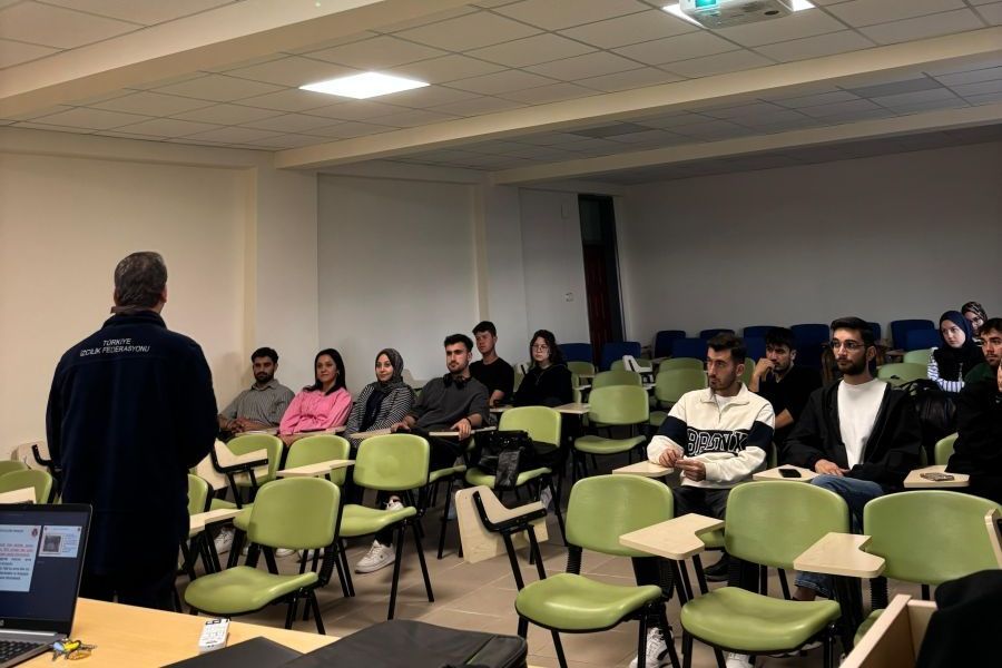 Hareket, Düşünce ve İnovasyon Topluluğu’ndan Ereğli’de Çifte Atölye: Sanat ve Liderlik Bir Arada