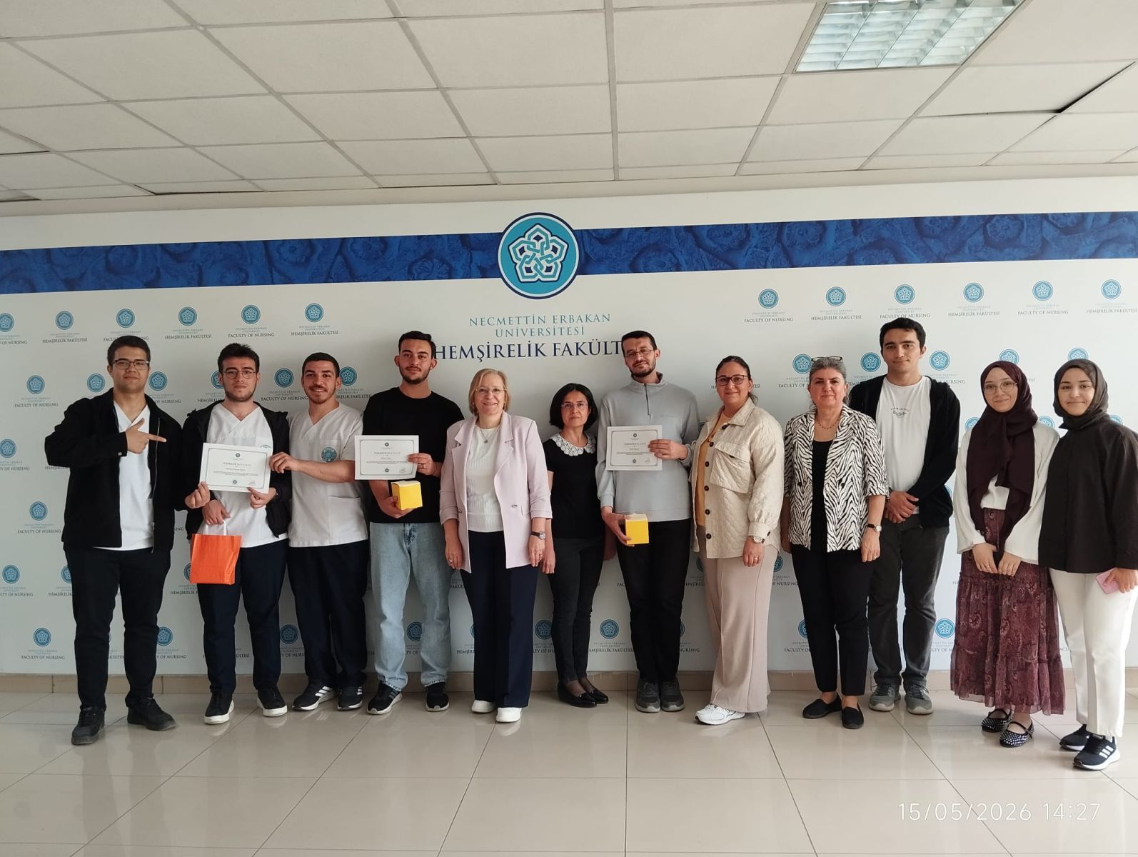 Sağlık İçin El Ele Topluluğu’ndan Dolu Dolu Bir Dönem: Hemşirelik Haftası, Fotoğraf Sergisi ve Satranç Turnuvası