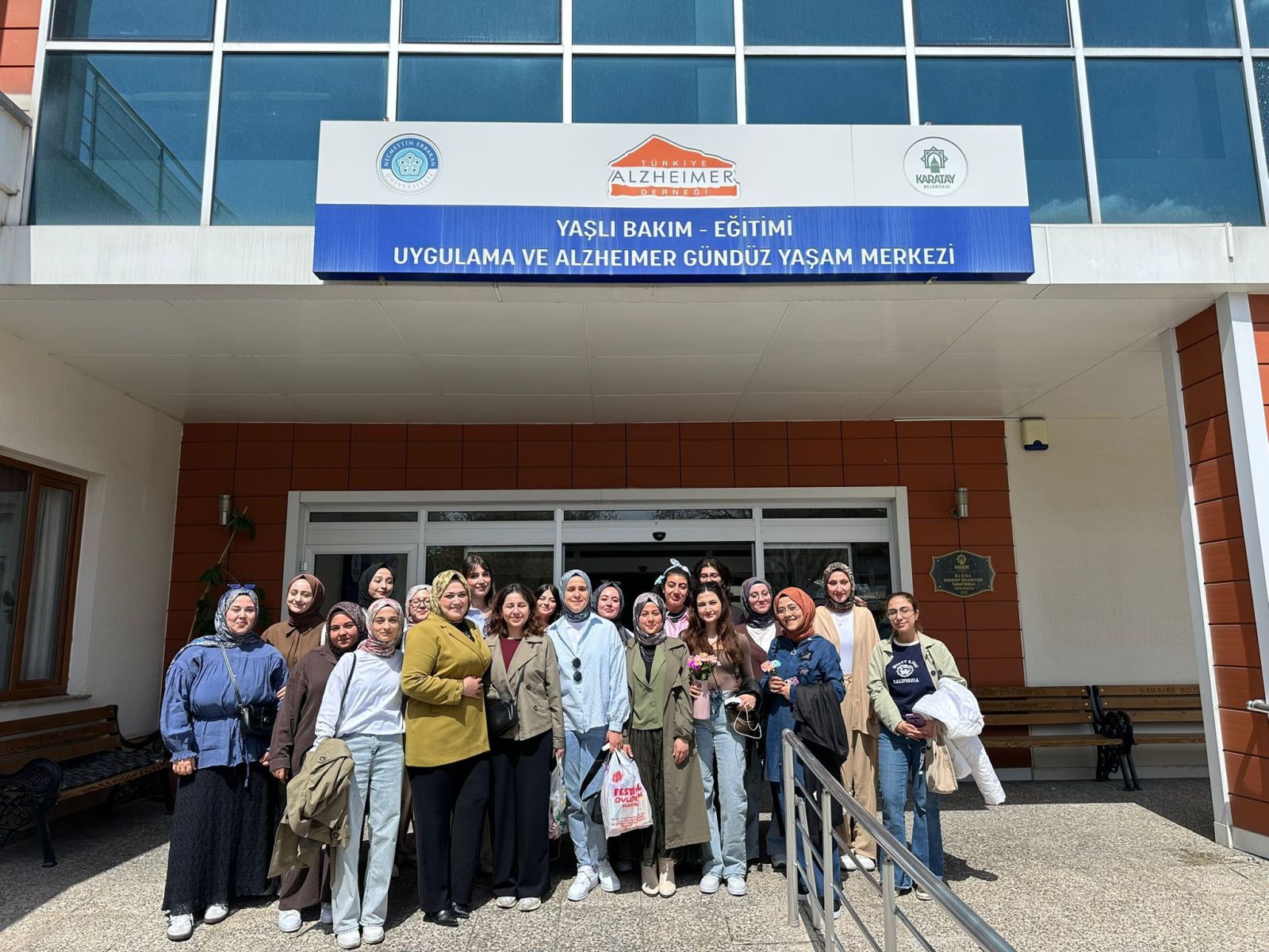 Sosyal Hizmet ve Etkileşim Topluluğu’ndan Gönülleri Isıtan İki Anlamlı Etkinlik
