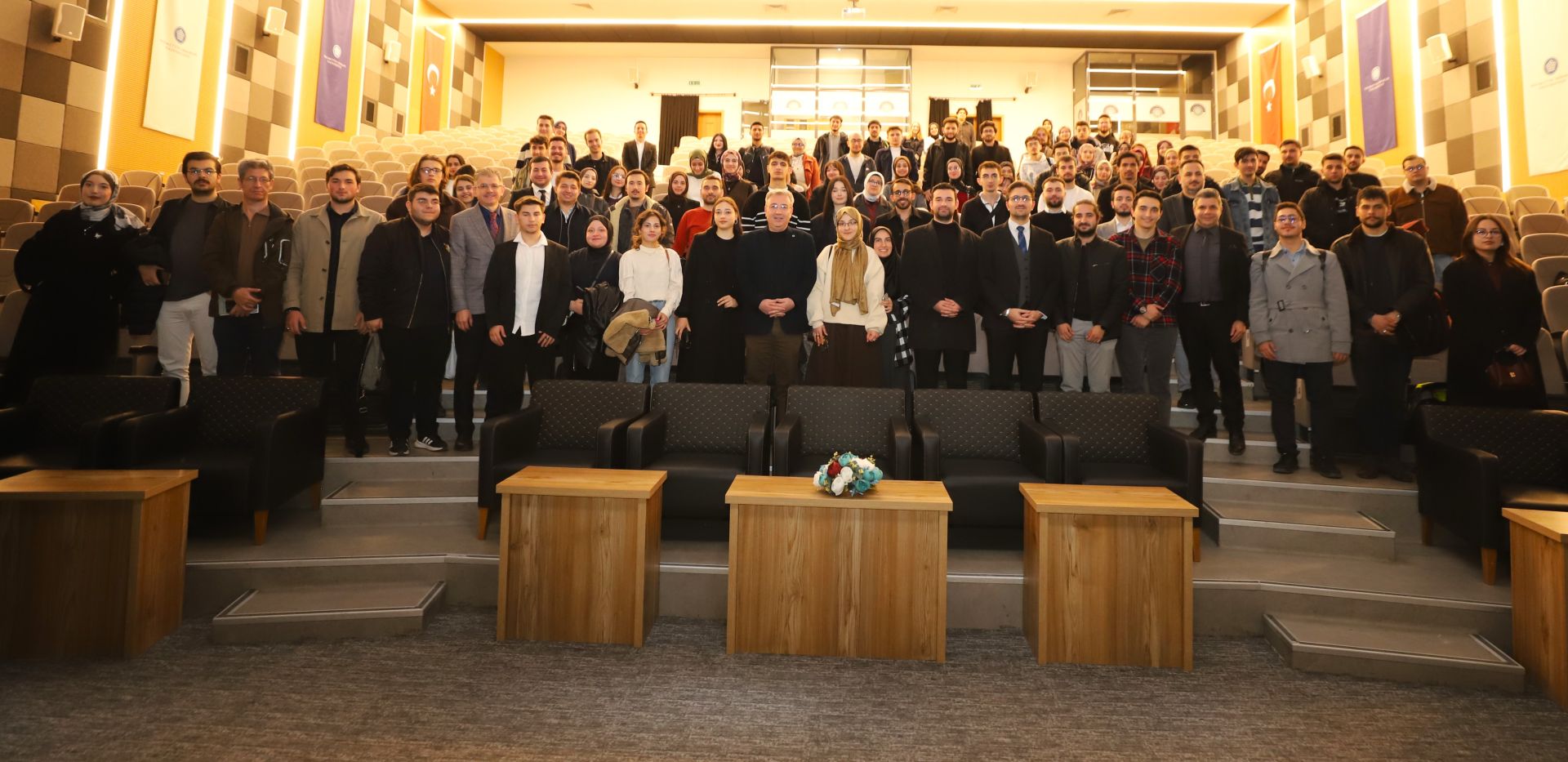 Kampüs Yaşamını Güçlendirecek Toplantı: Öğrenci Toplulukları Yönetimle Buluştu