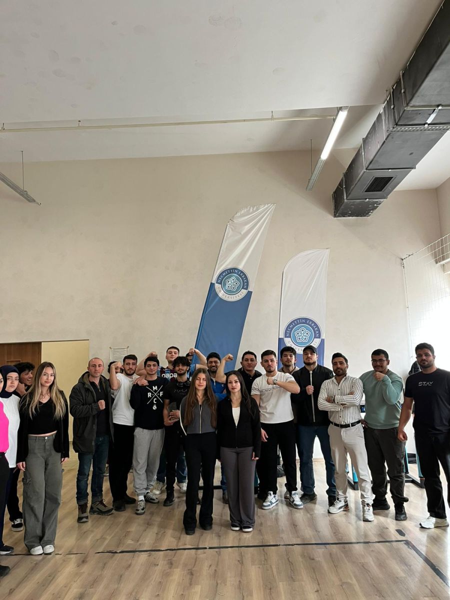 Öğrencilerimiz Sporla Buluştu: Bilek Güreşi Turnuvası Düzenlendi