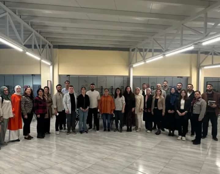 Başkanlığımız Personel ve İdari İşler Şube Müdürlüğü olarak, Üniversitemiz Hukuk Fakültesi Kariyer Merkezi tarafından NEREID Salonu'nda düzenlenen "Erasmus+ KA2 (KA210 ve KA220) Proje Yazma Eğitimi adlı programa katılım sağlandı.