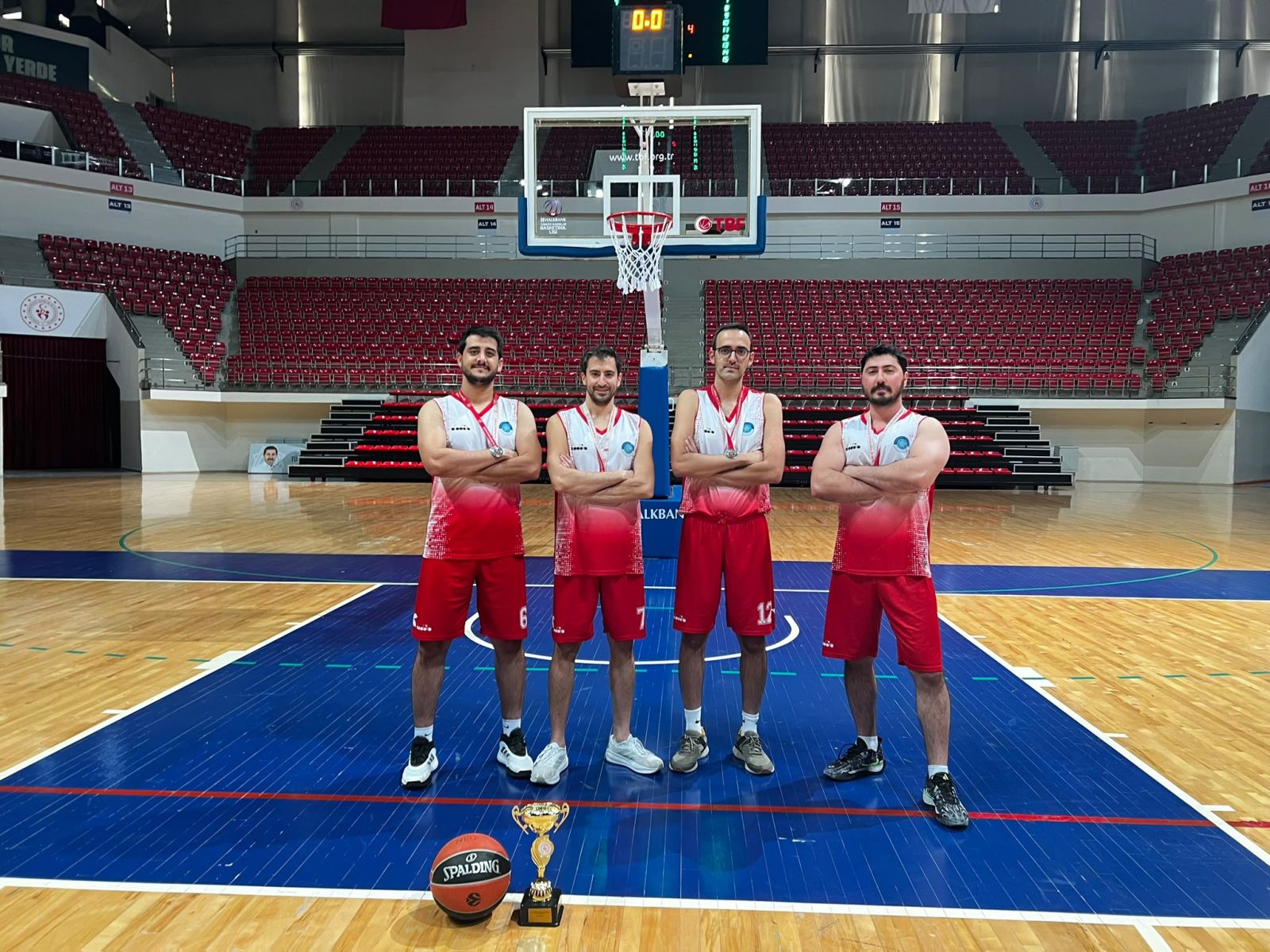 NEÜ Basketbol Takımı’ndan Parkede Başarı!