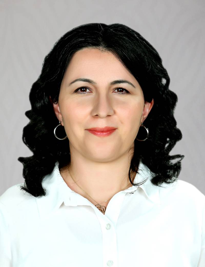 Dr. Öğr. Üyesi  EMEL TOPBAŞ TAT